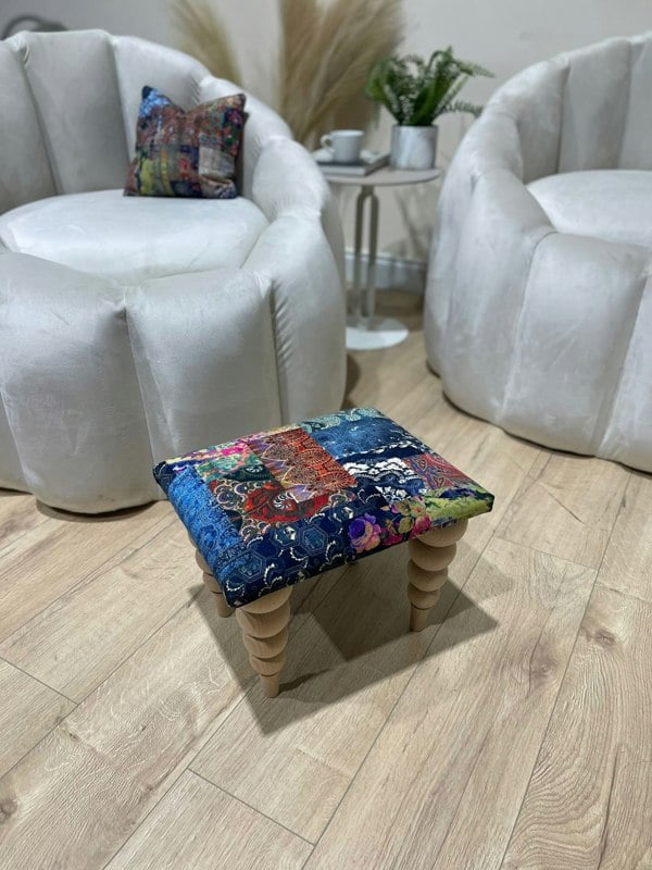 ISTOOLS Small Demask Footrest Pouffe – Handmade Velvet Footstool UK | ISTOOLS