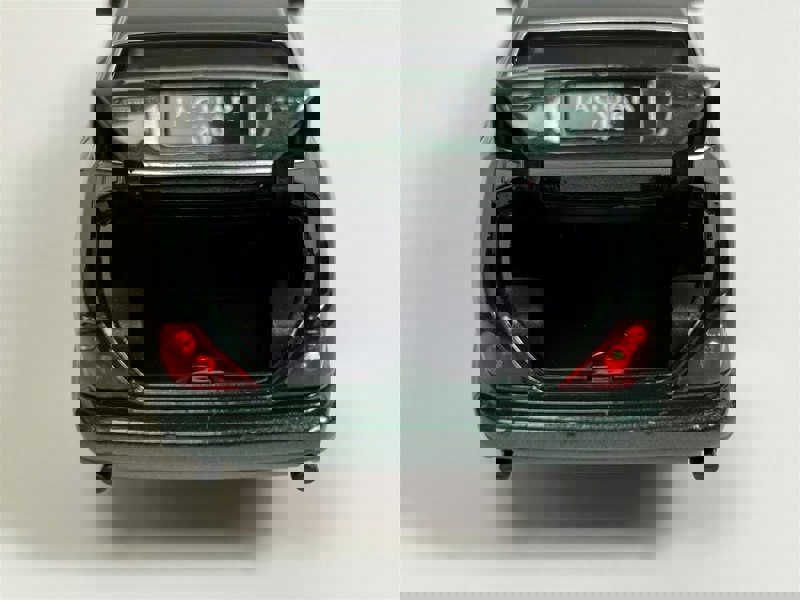 Tayumo Jaguar XJ6 Green LHD 1:32 Scale - Light & Sound Tayumo 32110015