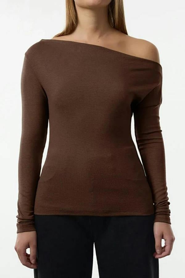 Hoxton Gal Plain Premium Soft Fabric Fitted Knit Blouse with Boat Neck