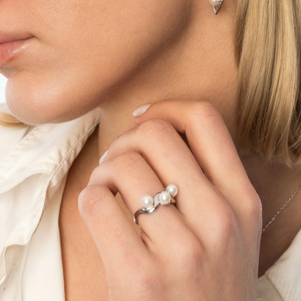 Spero London Twisted Pearl Sterling Silver Ring