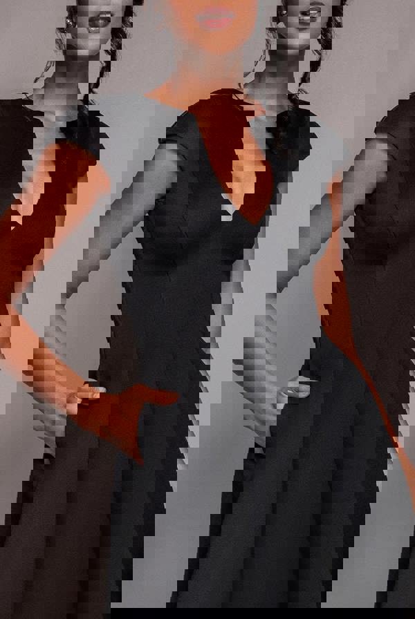 Cap Sleeve Plunging V-Neckline A-line Midi Dress - Black DR4540