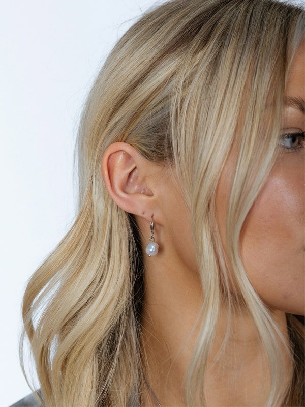 SVNX Baroque Pearl Earrings in Silver Colour