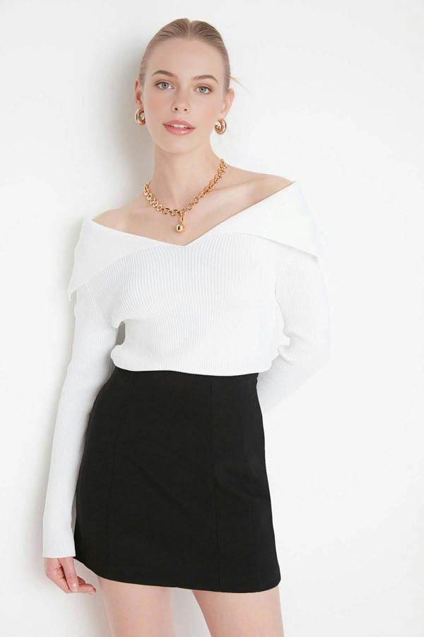 WOVCOR Carmen Collar Knit Sweater