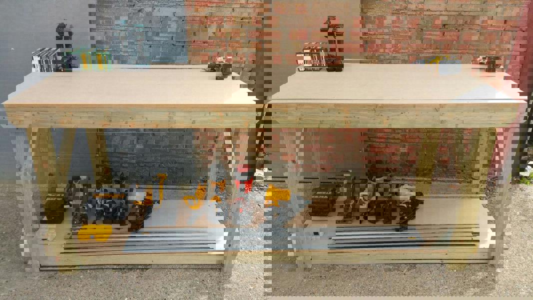 Wooden MDF Top Workbench – Sturdy Workstation Ideal for Dry Indoor Spaces Such as Garages, Workshops, and Studios
