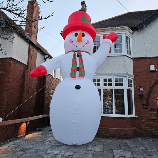 Samuel Alexander GIANT: 20ft (6m) Outdoor Inflatable Light up Christmas Snowman with Raised Arm with 28 LEDs