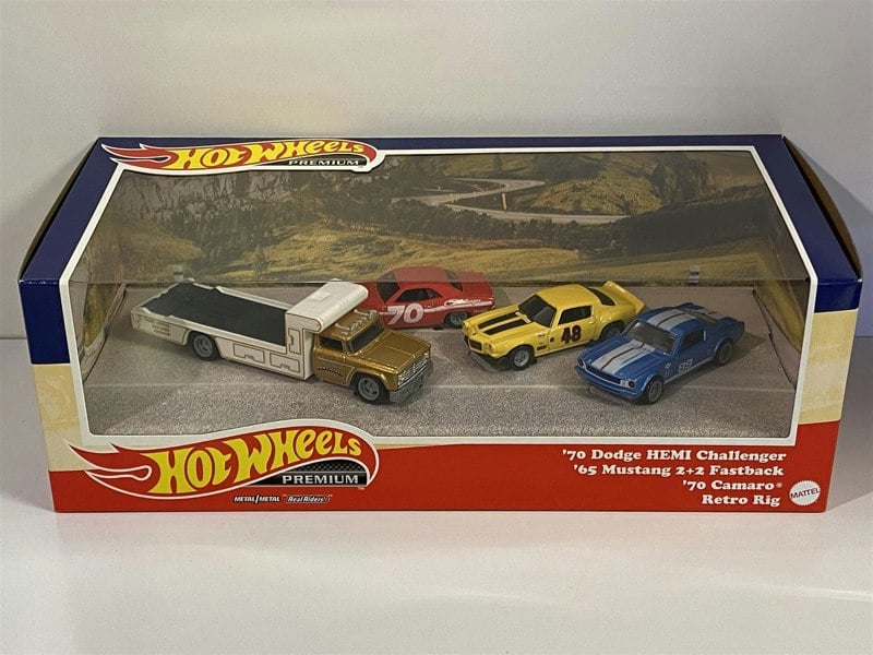 hot wheels real riders  4 model set going to the races 1:64 scale gmh39 956e