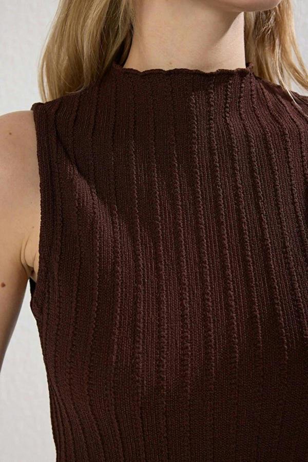 WOVCOR Textured Fabric High Neck Fitted Stretch Maxi Knit Dress