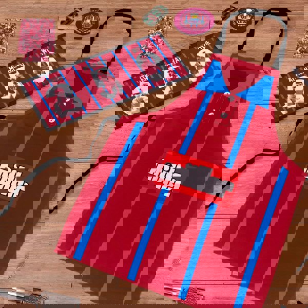 BritishmadeGifts Villa Football Fan  - Retro Bar Box - The Perfect Time Capsule Gift Box for Football Lovers