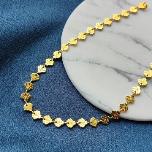 The Colourful Aura Golden Brass Fan Charm Minimalist Thin Slim Foot Payal Anklet