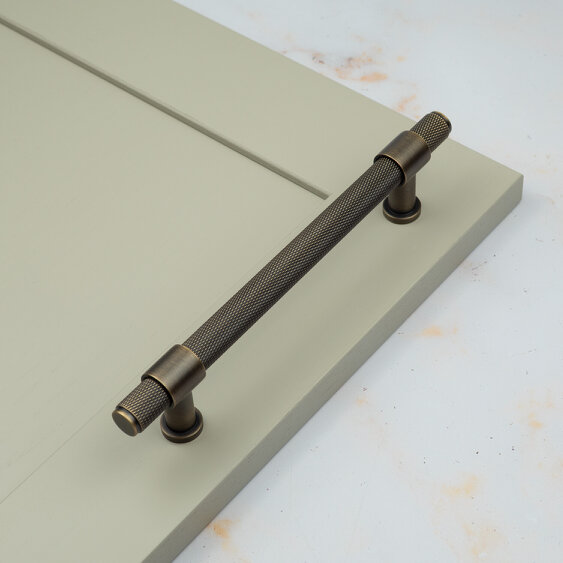 Handle & Home Antique Brass Knurled Handles with Clasp Detailing - 160mm Handle