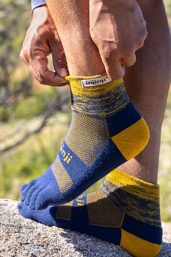 Injinji Men's Mid-Weight Trail Run Mini-Crew Toe Socks (INJ-TR-MC)