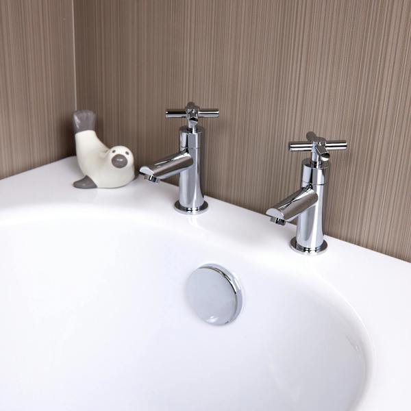Flode Isak | Bath Pillar Taps | Chrome
