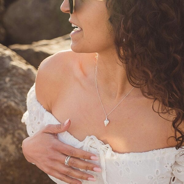 Reeves & Reeves Spiral Shell Necklace