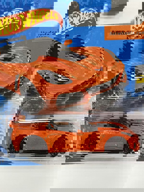 Hot Wheels 2019 Corvette ZR1 Convertible Factory Fresh 1:64 GHB34D521 B5