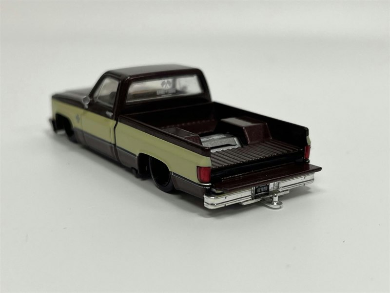 Mini GT Chevrolet Silverado Kaido House Vintage Spec V1 1:64 Mini GT KHMG145