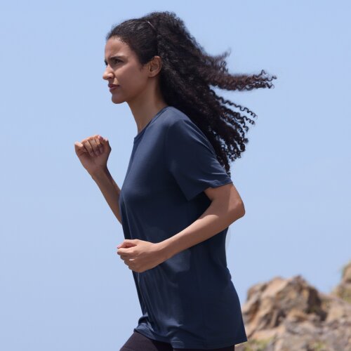 CabinZero Ultralight Travel T-shirt, Tencel-Merino Blend, Odour-Resistant & Quick-Dry - Absolute Black