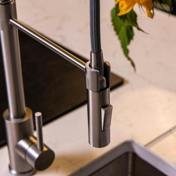 Flode Fjädra | Pull Out Kitchen Sink Mixer Tap | Spring Style Mixer Tap | Brushed Steel | Square Head