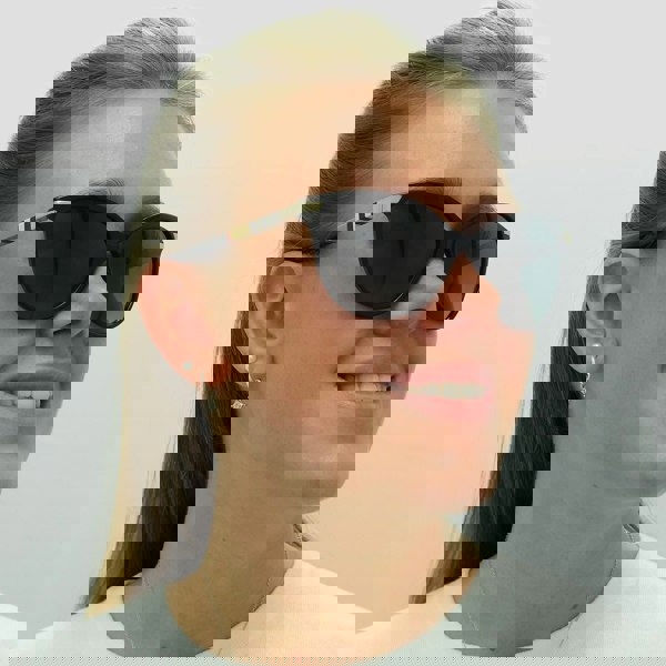 Burberry Sunglasses BE4216 3001T3 Black Grey Gradient Polarized