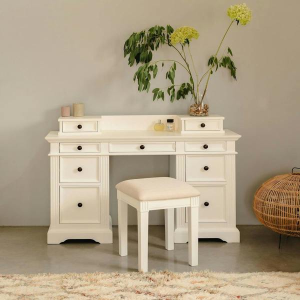Gainsborough Dressing Table with Extension Drawers. Large Dressing Table with 9 Drawers