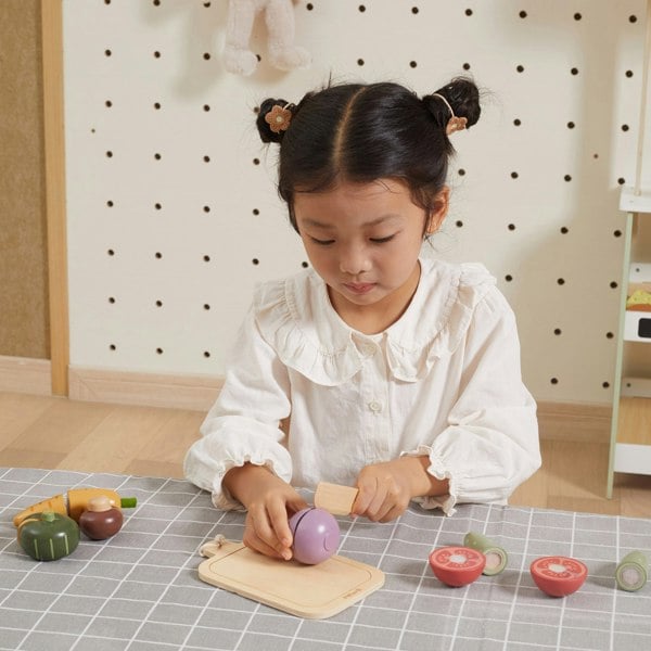 Polar B Cutting Vegetables