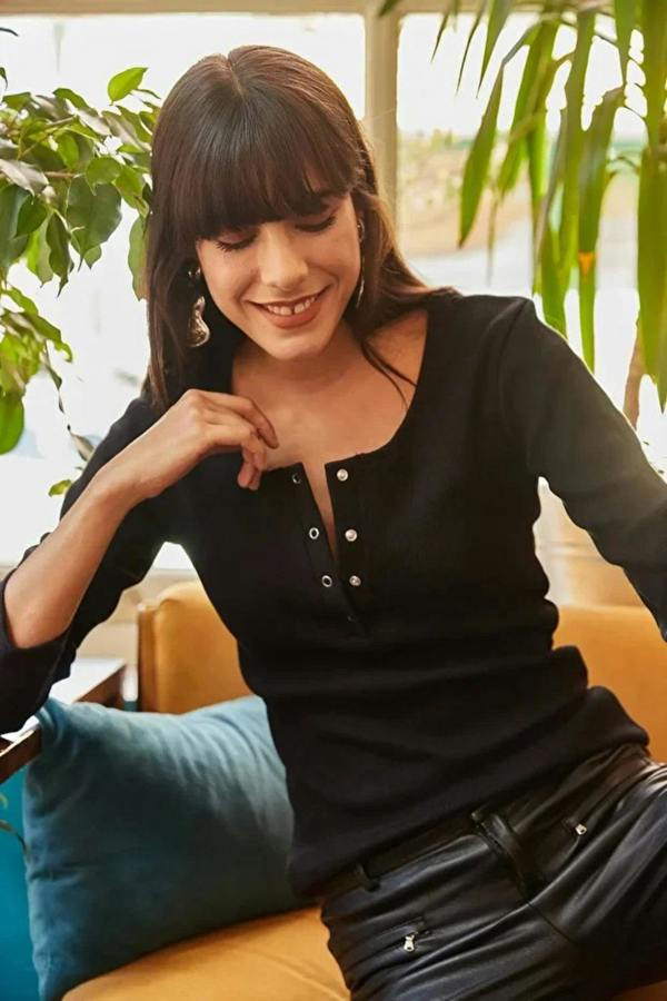Hoxton Gal Button Placket Ribbed Blouse
