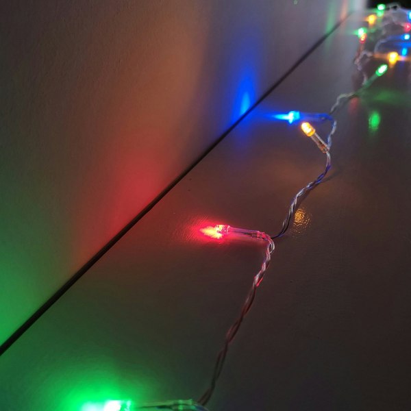 Samuel Alexander 50 LED 5m Premier Christmas Outdoor Multi Function Battery Lights with Timer & Clear Cable in Multicoloured