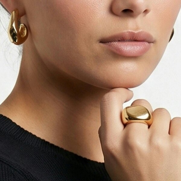 Uchi & Soto Nami Gold Hammered Ring