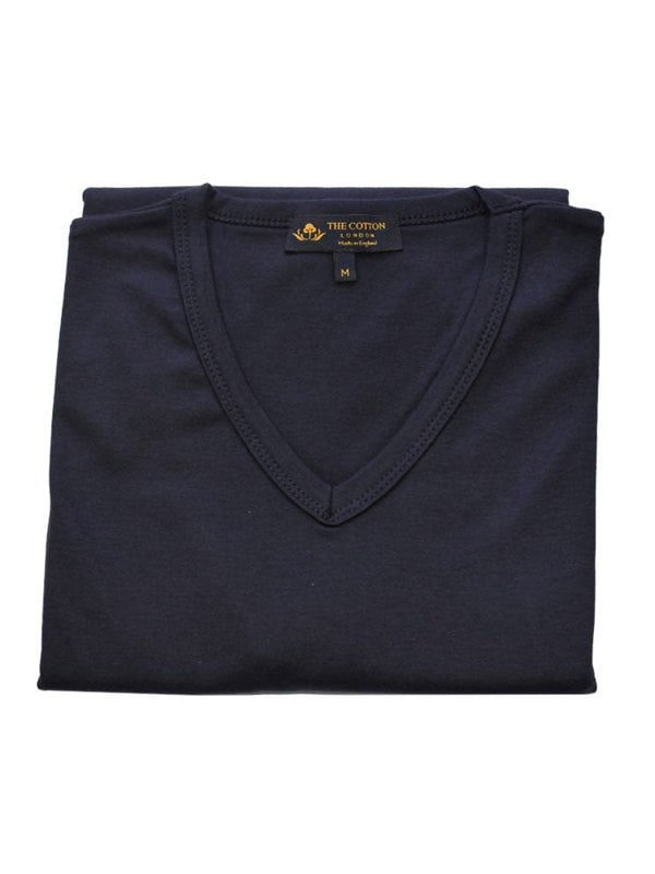 Ribbed V neckline on t-shirt