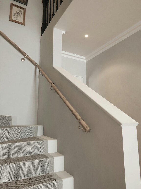 Handrails Direct Oversley Walnut Single Winder Handrail