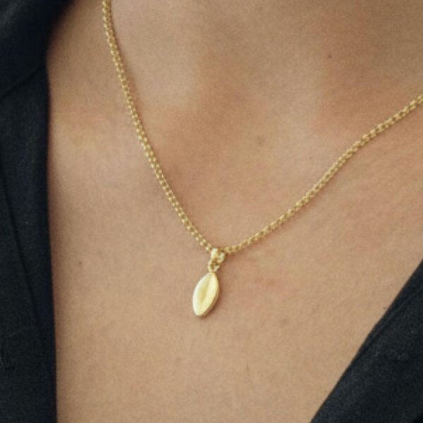 Uchi & Soto Nekomeishi Cream Cats Eye Pendant