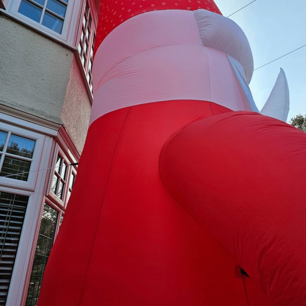 Samuel Alexander Giant: 20ft (6m) Outdoor Inflatable Light up Christmas Gonk with Raised Arm & LEDs