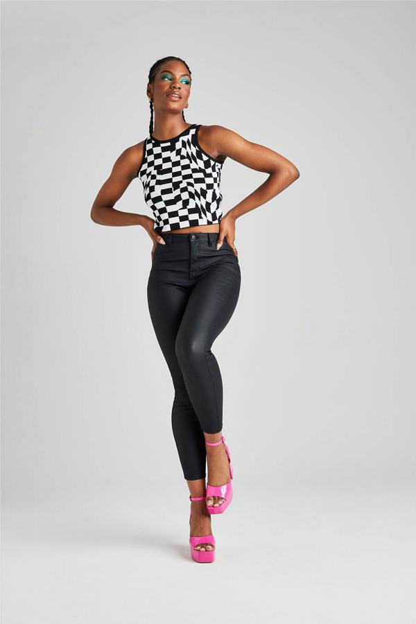 Urban Bliss Mono Check Top