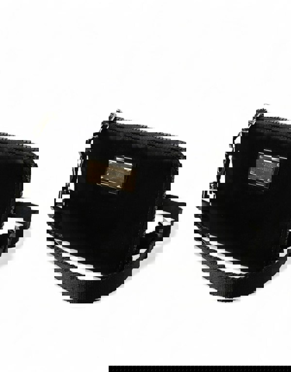 156653250.jpg