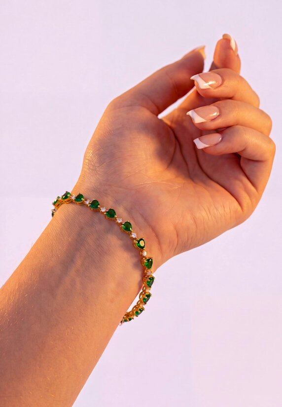 Latelita Asscher Cut Heart Tennis Bracelet Emerald Gold