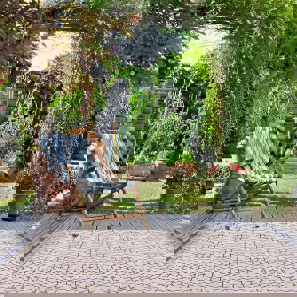 Trailing Leaves Design Reversible Outdoor Rug in Grey & Blue