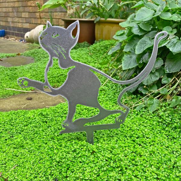 Ferncrest Trading Steel Cat Silhouette Garden Stake Ornament 30cm