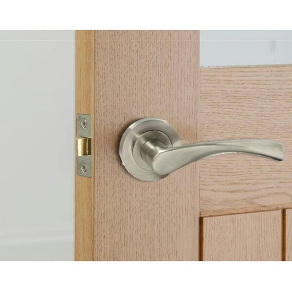 EDH Door Hardware Satin Nickel Twist Door Handles + Latches Set Internal Lever on Rose 1 Pair