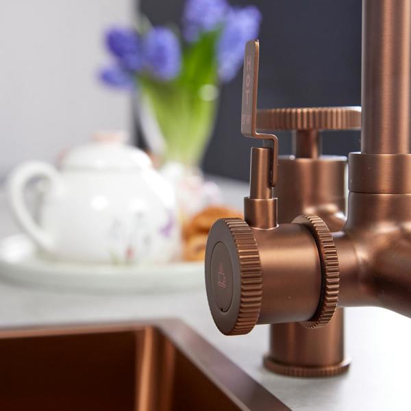 Flode kraft | Industrial Bridge Style 3 in 1 Instant Boiling Tap | Brushed Copper Finish