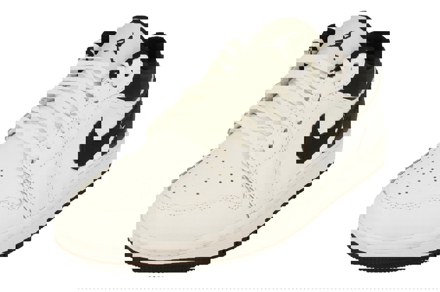 Nike Air Jordan 1 Low Mens Trainers 553558 132 - White Black White 132 - Photo 0