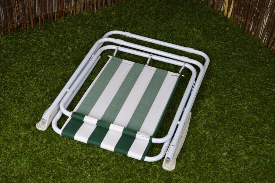 Samuel Alexander 6 Pack of Folding Camping / Picnic Chair in Green and White Garden Patio