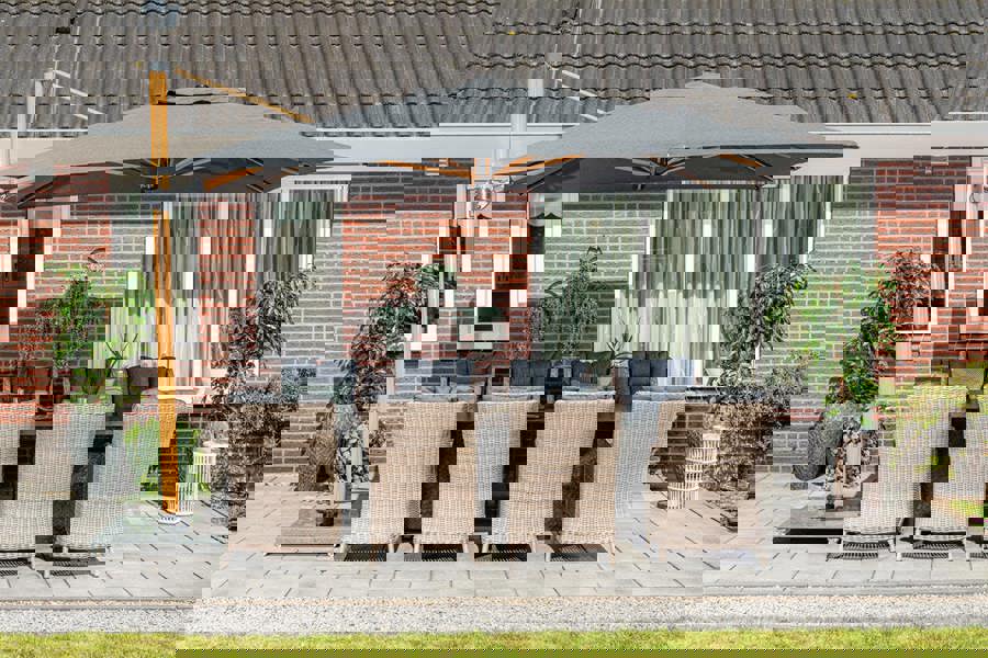 Garden Impressions Hawaii 350cm x 350cm Teak Effect Pole Square Cantilever Parasol with 120kg Moveable Granite Base