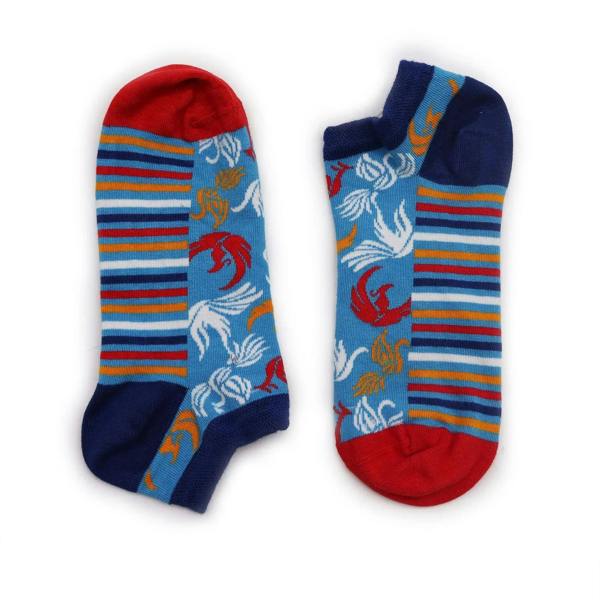 Blue low-cut bamboo socks with multicolor stripes and sea-creature print, red toes