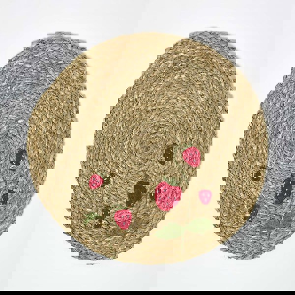 HOMESCAPES Round Strawberry Bulrush Placemats, Set of 2