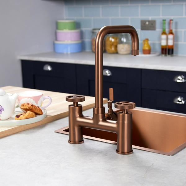 Flode kraft | Industrial Bridge Style 3 in 1 Instant Boiling Tap | Brushed Copper Finish
