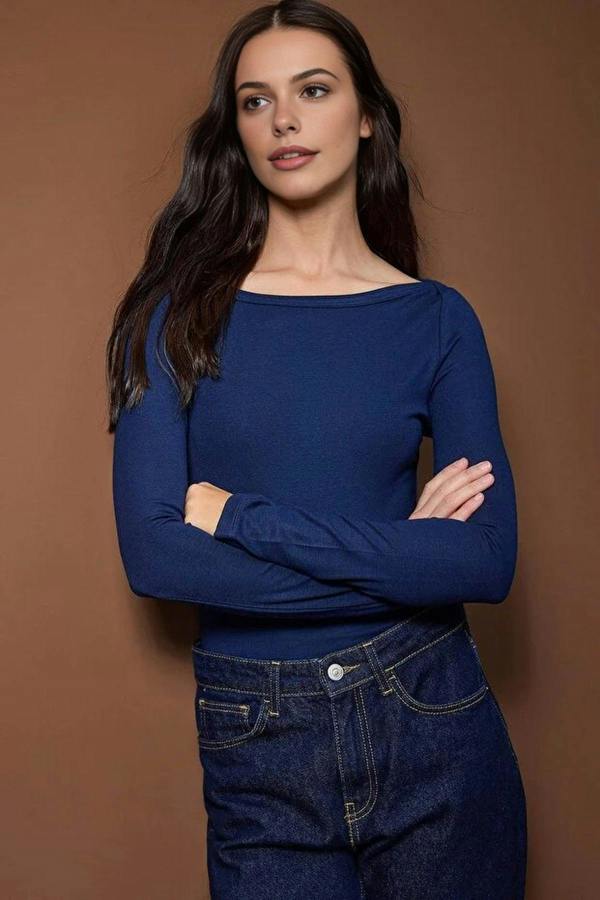 WOVCOR Boat Neck Stretchy Knit Blouse