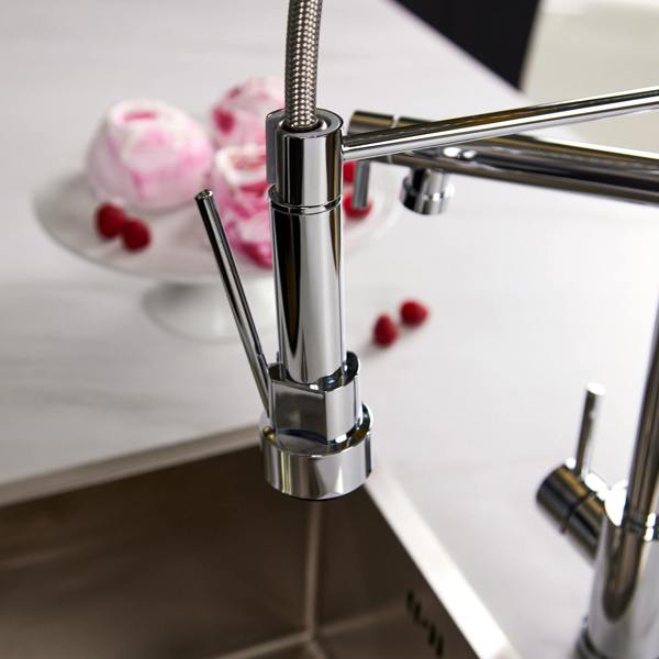 Flode Alta | Single Lever Kitchen Sink Mixer Tap with Swivel Spout | Polished Chrome Finish