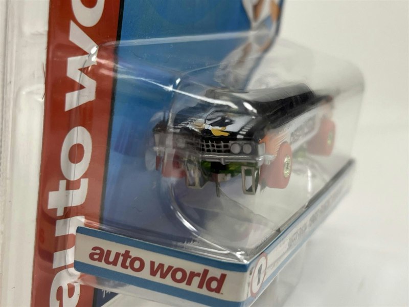 Auto World Slot Cars Daffy Duck 1963 Buick Riviera Thunderjet Ultra G HO Scale Slot Car SC363-1