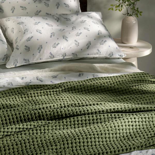 Soak&Sleep Olive Green Waffle Cotton Bedspread