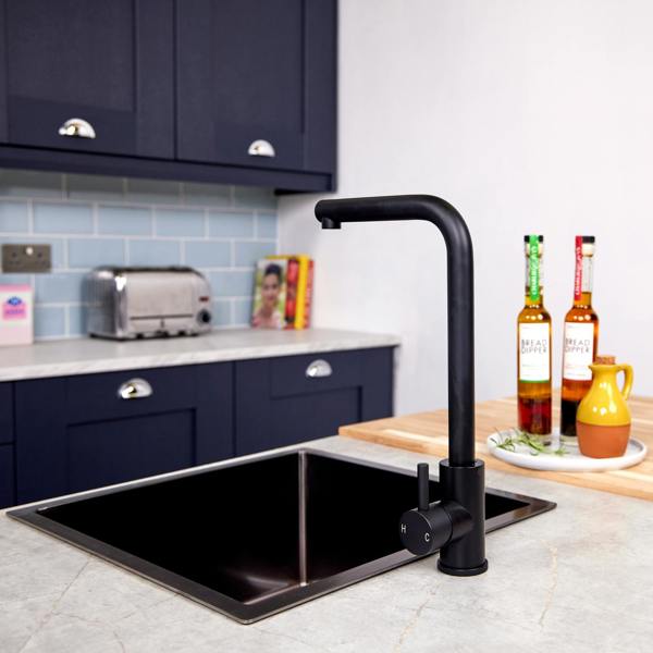 Flode Mjörn | Single Lever Kitchen Sink Mixer Tap with Swivel Spout | L Neck Design | Matt Black Finish