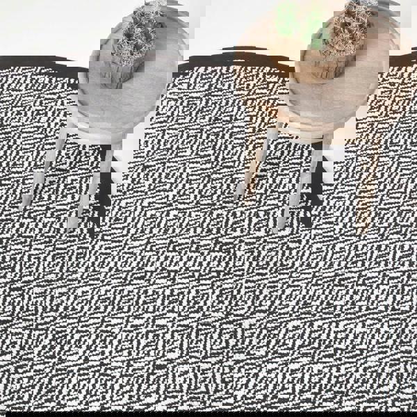 HOMESCAPES Trance Black and White Diamond Pattern Recycled Fibre Rug